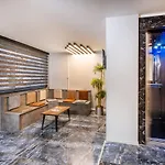 The Queen Otel