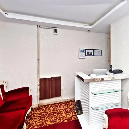 The Queen Hotel