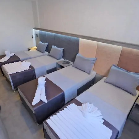 The Queen Hotel